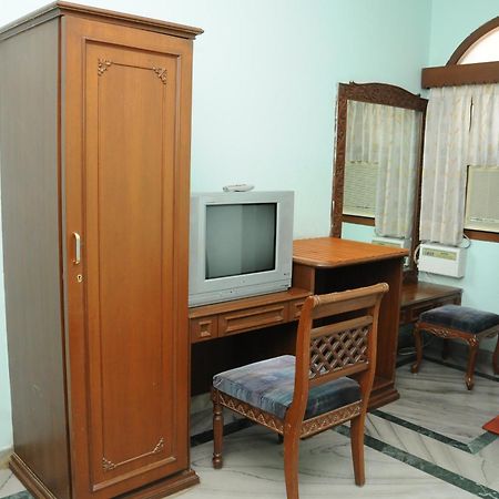 Lloyds Serviced Apartments,Krishna Street,T Nagar Chennai Bilik gambar