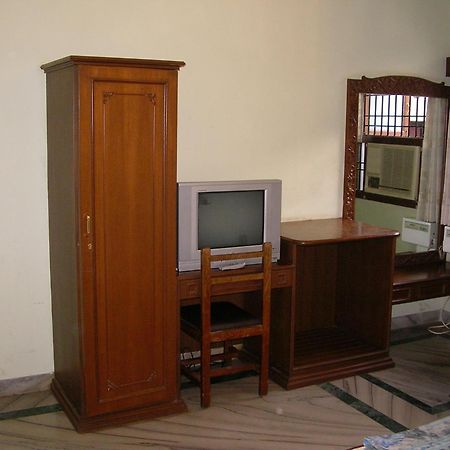 Lloyds Serviced Apartments,Krishna Street,T Nagar Chennai Bilik gambar