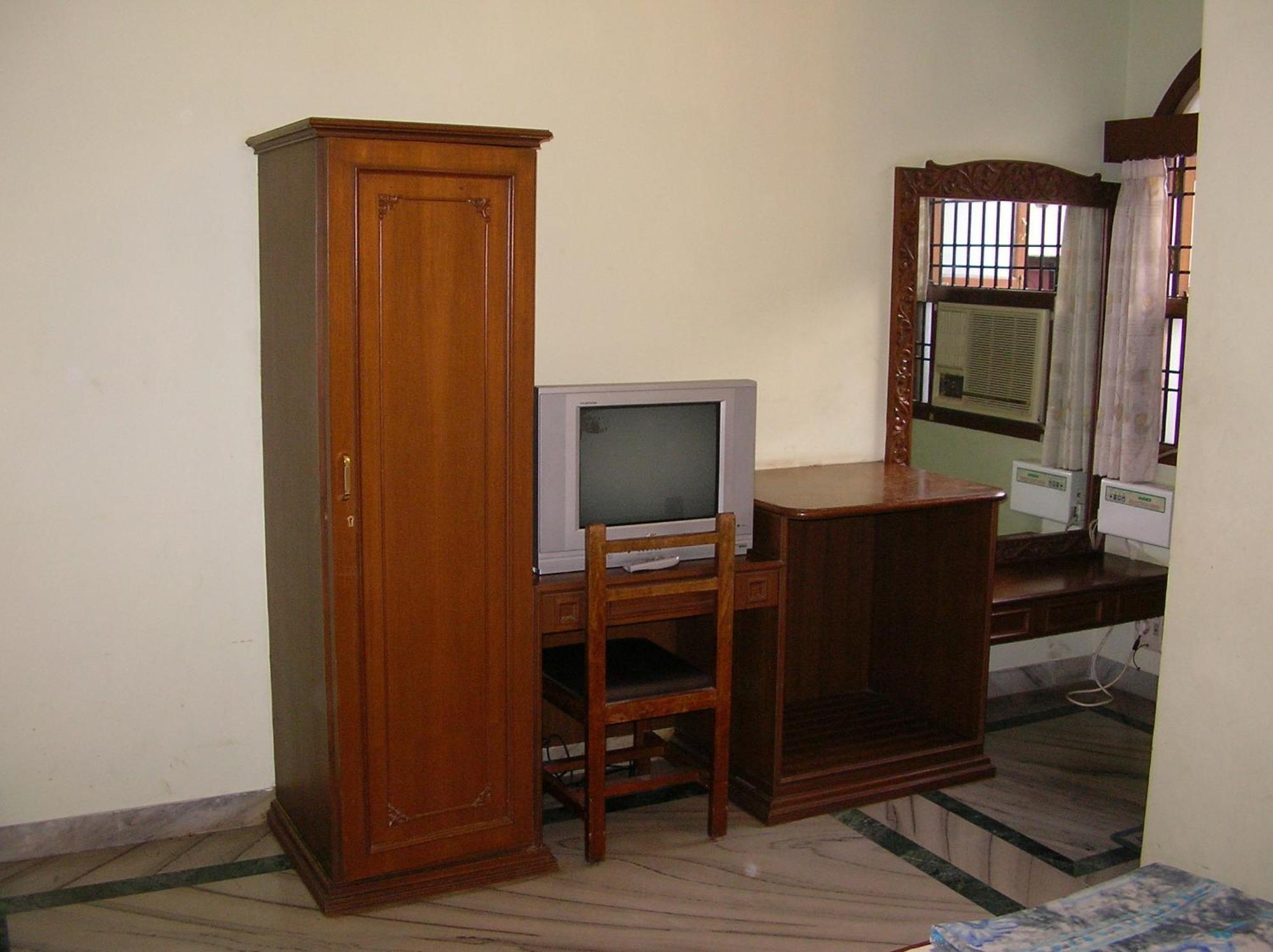 Lloyds Serviced Apartments,Krishna Street,T Nagar Chennai Bilik gambar