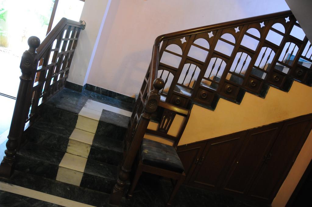 Lloyds Serviced Apartments,Krishna Street,T Nagar Chennai Bilik gambar