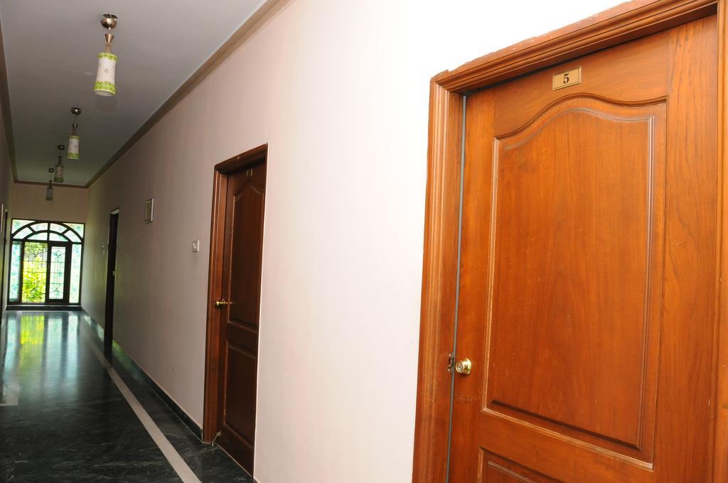 Lloyds Serviced Apartments,Krishna Street,T Nagar Chennai Bilik gambar
