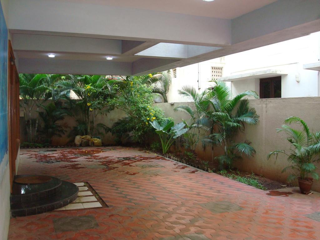 Lloyds Serviced Apartments,Krishna Street,T Nagar Chennai Bilik gambar